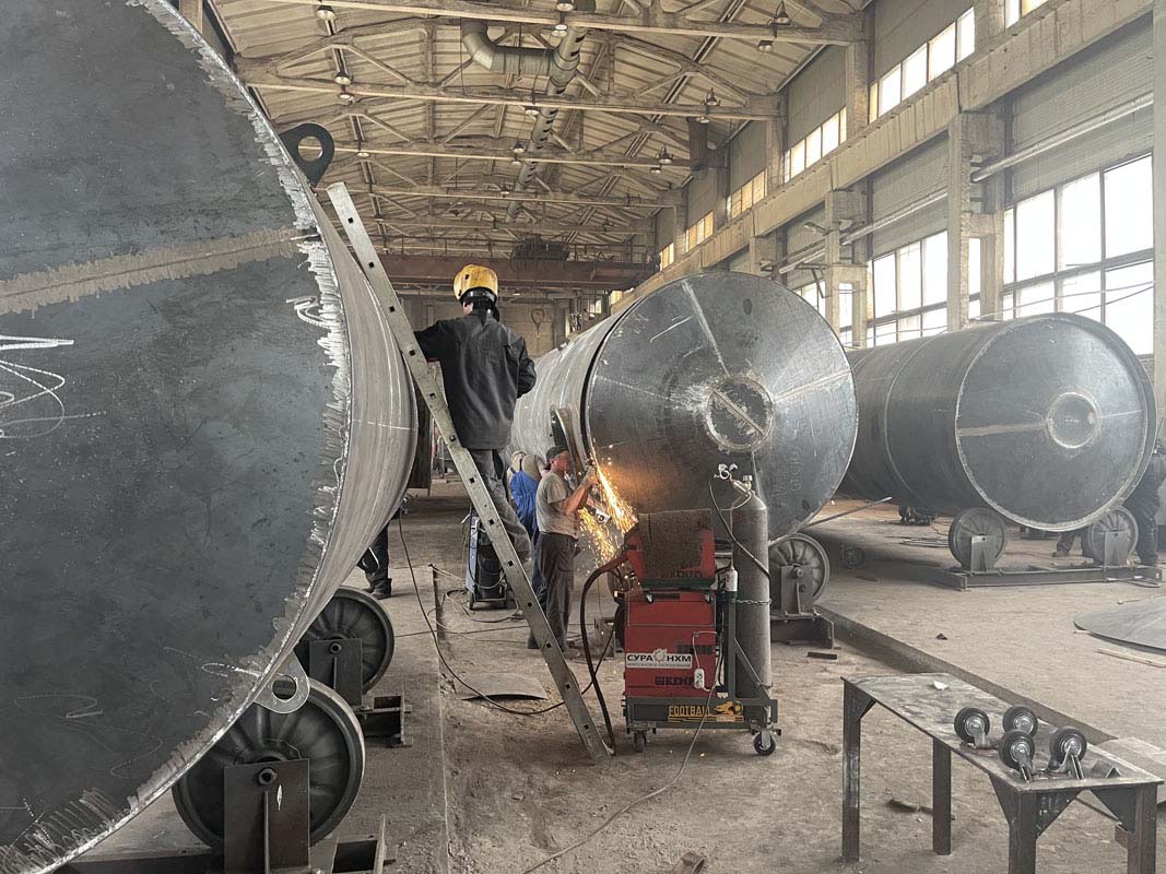 Полным ходом идёт изготовление заказанных резервуаров для строительства АЗС Татнефть.